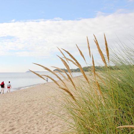 Strandnahe 2-Raum-Ferienwohnung Mit Balkon - Strandhaus Moenchgut Fewo 10 Lobbe Exterior foto